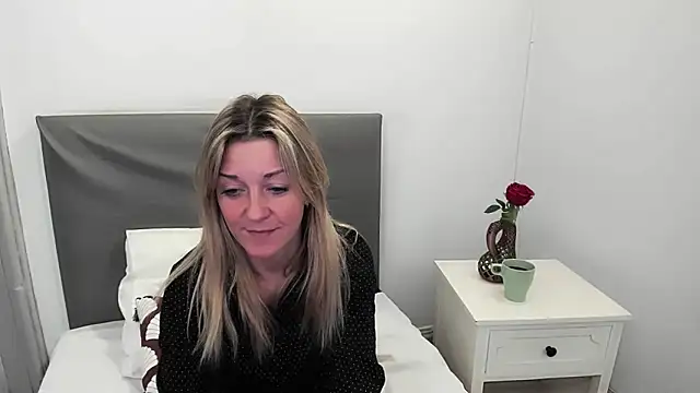 MileyXStar online show from 02-04-26, 09:09