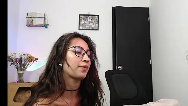 Snapshot of elizabethruss1 chatting on 03-07-26, 01:24 elizabethruss1 online show from 03-07-26, 01:24