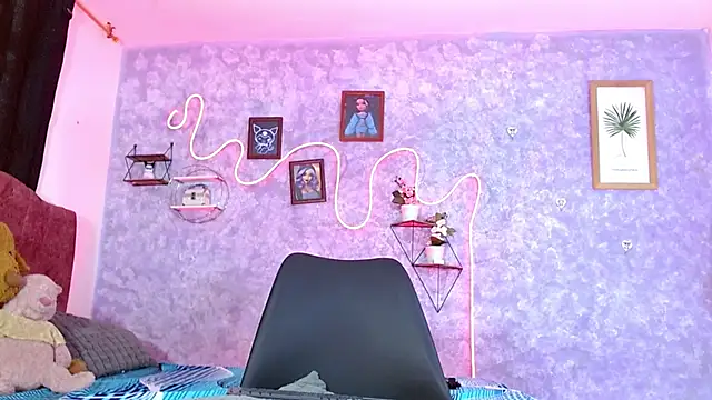 Snapshot of Everlin__Hot_ chatting on 02-01-26, 12:15 Everlin Hot online show from 02-01-26, 12:15