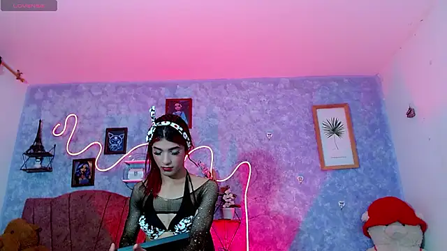 Snapshot of Everlin__Hot_ chatting on 03-05-26, 12:34 Everlin Hot online show from 03-05-26, 12:34