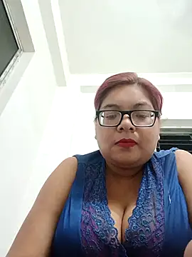 Elie Hallway online show from 06-18-26, 06:01