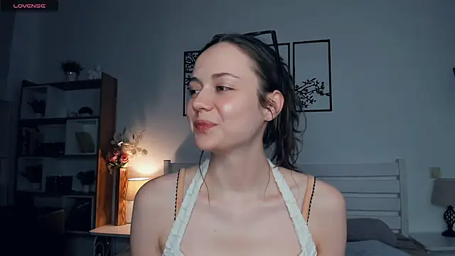 Snapshot of MalvinaTrafford chatting on 02-20-26, 08:20 MalvinaTrafford online show from 02-20-26, 08:20