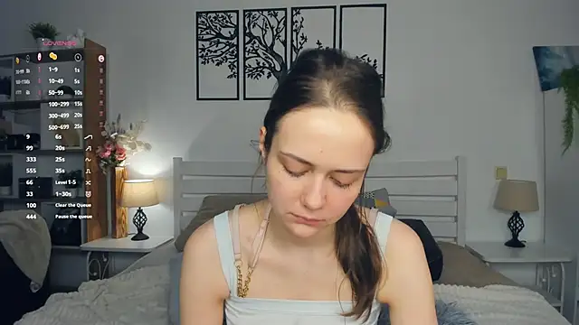 Snapshot of MalvinaTrafford chatting on 02-23-26, 08:17 MalvinaTrafford online show from 02-23-26, 08:17