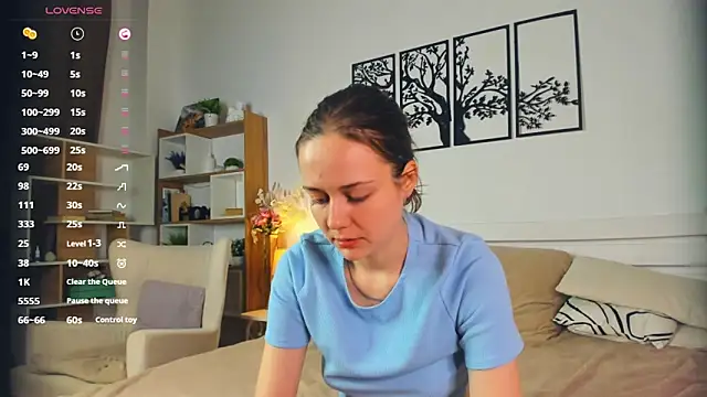 MalvinaTrafford online show from 04-19-26, 06:43