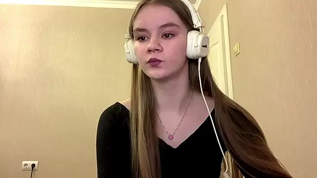 AgnesShy  online show from 02-21-26, 07:20