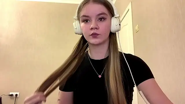 AgnesShy  online show from 03-02-26, 07:26