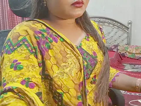 Snapshot of Nusrat_Faria chatting on 06-17-26, 06:42 Nusrat Faria online show from 06-17-26, 06:42