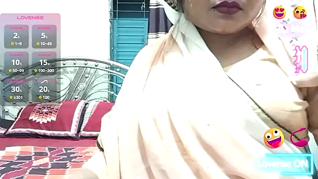 Snapshot of Nusrat_Faria chatting on 07-31-26, 10:20 Nusrat Faria online show from 07-31-26, 10:20