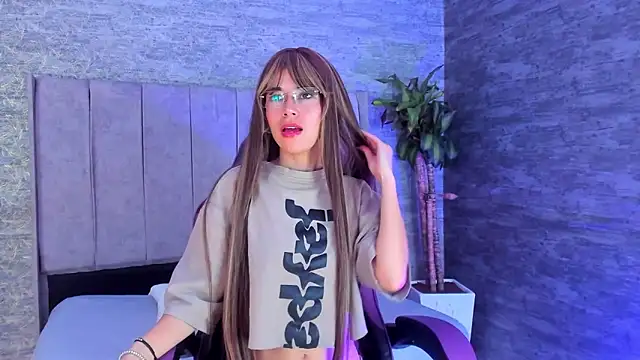 IsabellaRossi  online show from 02-02-26, 12:15