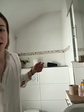 Snapshot of romyxxs chatting on 02-04-26, 08:42 romyxxs online show from 02-04-26, 08:42