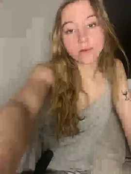 Snapshot of romyxxs chatting on 02-23-26, 02:53 romyxxs online show from 02-23-26, 02:53