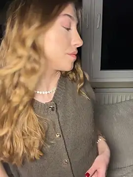 Snapshot of romyxxs chatting on 03-04-26, 09:32 romyxxs online show from 03-04-26, 09:32