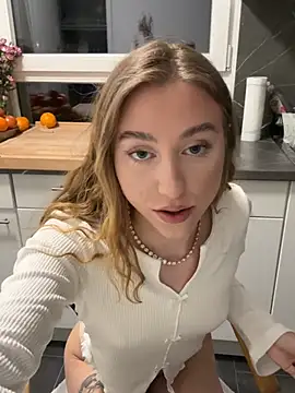 Snapshot of romyxxs chatting on 03-09-26, 07:07 romyxxs online show from 03-09-26, 07:07