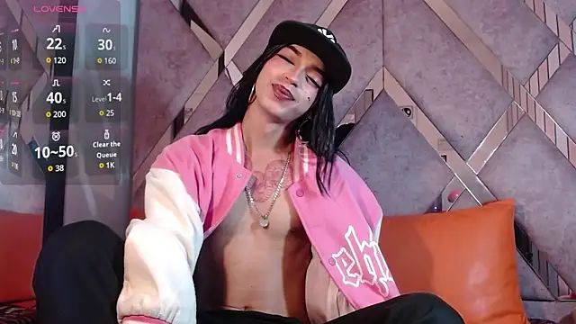 Snapshot of MeghanQueen__ chatting on 02-24-26, 06:00 MeghanQueen online show from 02-24-26, 06:00