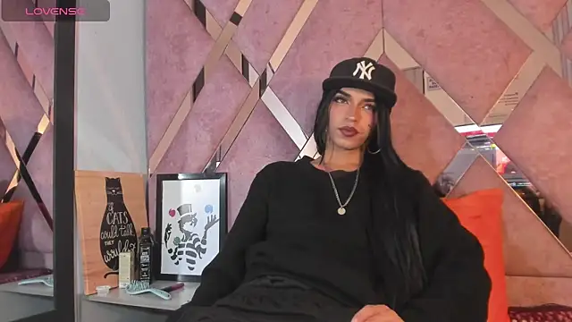 Snapshot of MeghanQueen__ chatting on 03-13-26, 06:20 MeghanQueen online show from 03-13-26, 06:20