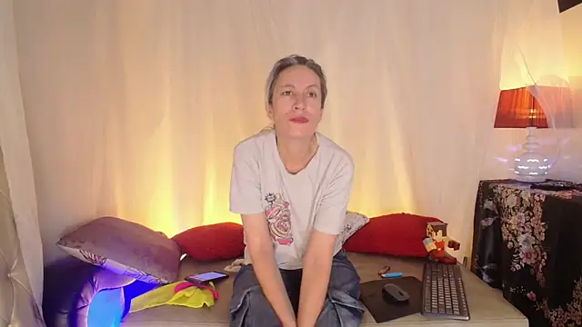 laurasofia45 online show from 06-14-26, 09:33
