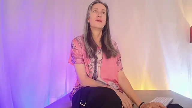 laurasofia45 online show from 07-01-26, 11:01