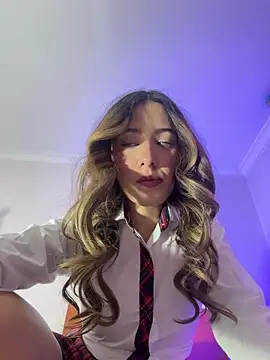 Snapshot of kloe__t18 chatting on 02-16-26, 02:24 kloe t18 online show from 02-16-26, 02:24