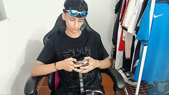 BOY 0914 online show from 03-08-26, 06:06