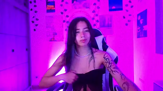 Snapshot of IvyStone_ chatting on 03-12-26, 11:22 IvyStone online show from 03-12-26, 11:22