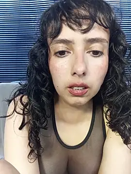 Snapshot of Eva_Err chatting on 03-06-26, 10:06 Eva Err online show from 03-06-26, 10:06