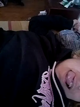 Snapshot of tuhardsexy chatting on 04-23-26, 02:08 tuhardsexy online show from 04-23-26, 02:08