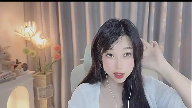 Yumi yuni online show from 04-18-26, 01:04