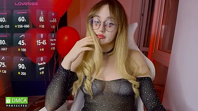 Snapshot of AdeLuna chatting on 02-14-26, 09:00 AdeLuna online show from 02-14-26, 09:00