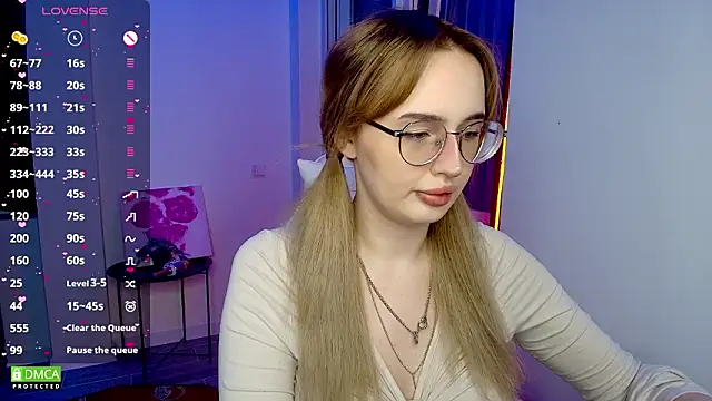 Snapshot of AdeLuna chatting on 03-12-26, 08:59 AdeLuna online show from 03-12-26, 08:59