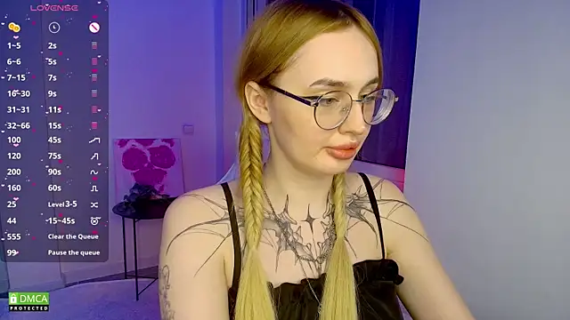 AdeLuna online show from 04-29-26, 09:32