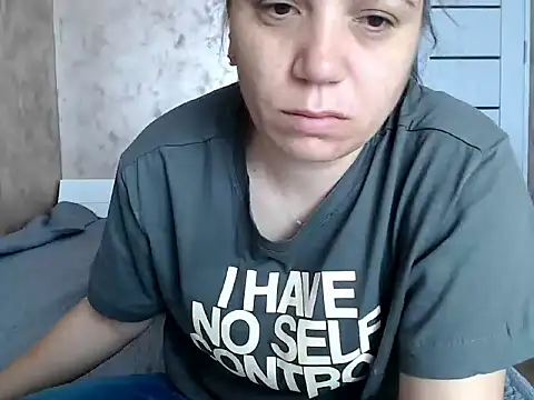 LorraGrey online show from 04-27-26, 06:11