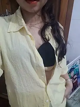 Snapshot of NinaKey chatting on 02-22-26, 05:33 NinaKey online show from 02-22-26, 05:33