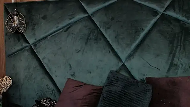 Snapshot of LannaQuinn chatting on 02-21-26, 04:02 LannaQuinn online show from 02-21-26, 04:02