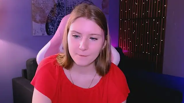 Caroline Desire  online show from 03-25-26, 07:36