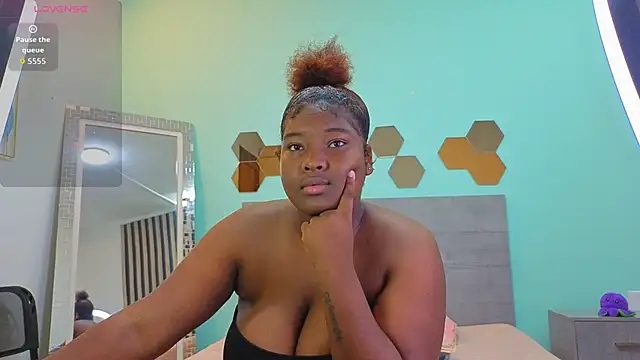 DanielaGil7 online show from 03-31-26, 12:16