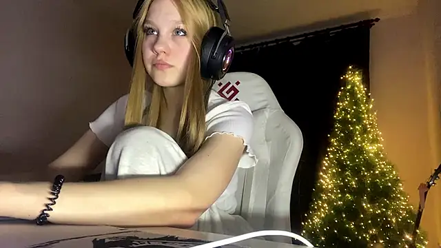 axin burnell online show from 02-04-26, 06:14