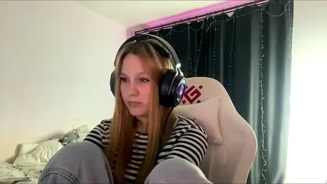 axin burnell online show from 04-23-26, 05:48