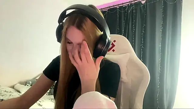 axin burnell online show from 04-24-26, 05:26