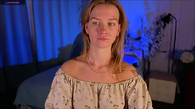 Snapshot of Crystal_Kris chatting on 02-26-26, 05:39 Crystal Kris online show from 02-26-26, 05:39