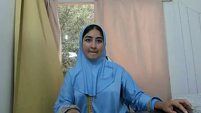 Snapshot of SamiraAwada chatting on 05-29-26, 07:23 SamiraAwada online show from 05-29-26, 07:23