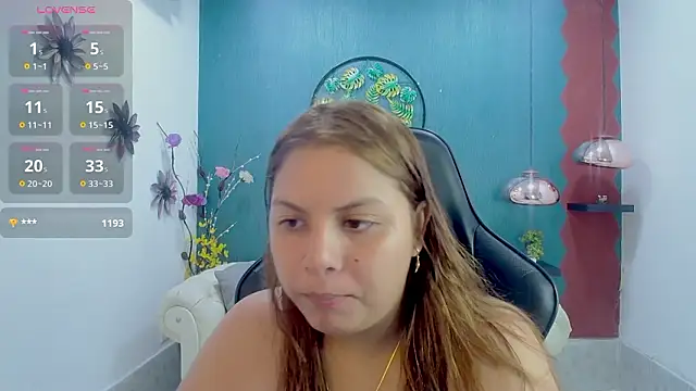 Snapshot of mariana_blondee chatting on 03-04-26, 11:33 mariana blondee online show from 03-04-26, 11:33