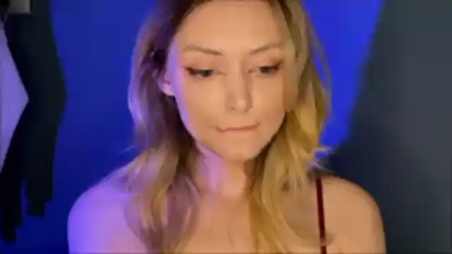 Snapshot of Leecey chatting on 02-13-26, 11:23 Leecey online show from 02-13-26, 11:23