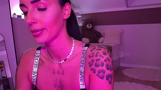 Snapshot of hayleybabe4 chatting on 02-16-26, 10:06 hayleybabe4 online show from 02-16-26, 10:06