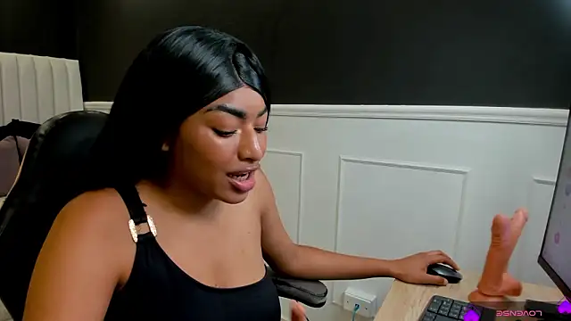 Snapshot of _luna_rossee_ chatting on 02-19-26, 09:55 luna rossee online show from 02-19-26, 09:55