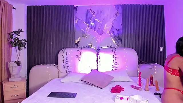 JazminRusso  online show from 04-17-26, 04:48
