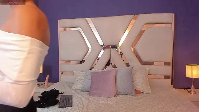 Snapshot of Sara_Evaanns chatting on 02-12-26, 02:34 Sara Evaanns online show from 02-12-26, 02:34