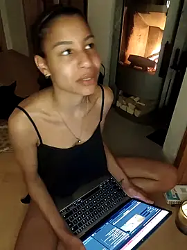 Snapshot of YaraEstelle chatting on 03-08-26, 11:19 YaraEstelle online show from 03-08-26, 11:19