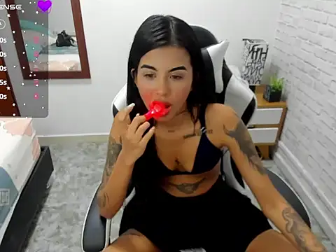 Mia Lover  online show from 02-21-26, 02:45