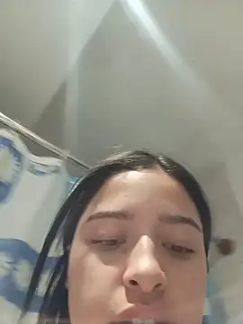 Snapshot of _juli17_ chatting on 06-12-26, 10:30 juli17 online show from 06-12-26, 10:30
