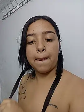 Snapshot of _juli17_ chatting on 06-23-26, 11:14 juli17 online show from 06-23-26, 11:14